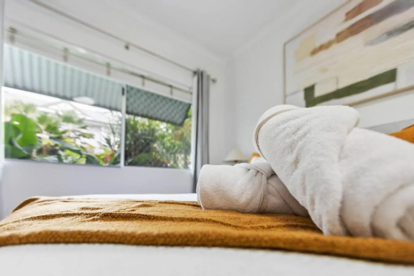 Cairns Tropical Bliss Swim In Swim Out Apartment