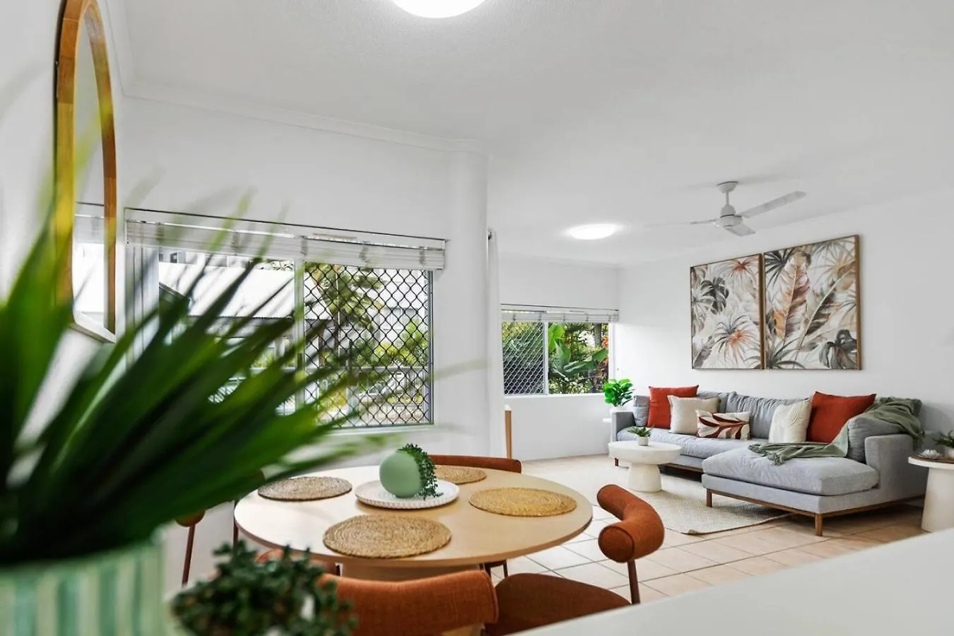 Cairns Tropical Bliss Swim In Swim Out Apartment