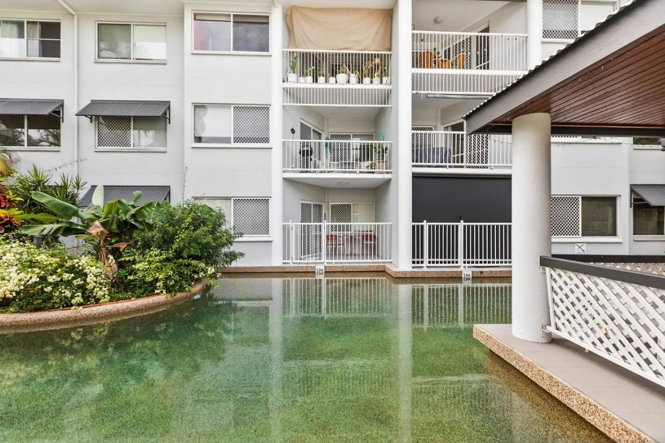 Cairns Tropical Bliss Swim In Swim Out Apartment Austrália