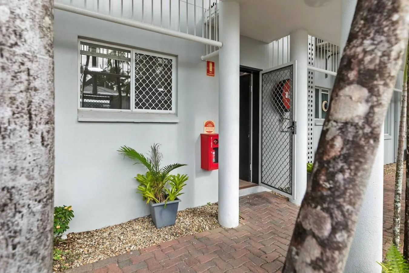 Cairns Tropical Bliss Swim In Swim Out Apartment